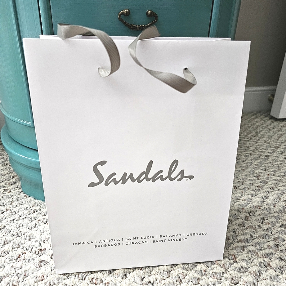 Sandals / Beaches Resort White Paper Shopping Gift Bag - 8" x 4" x 10" - Picture 3 of 15